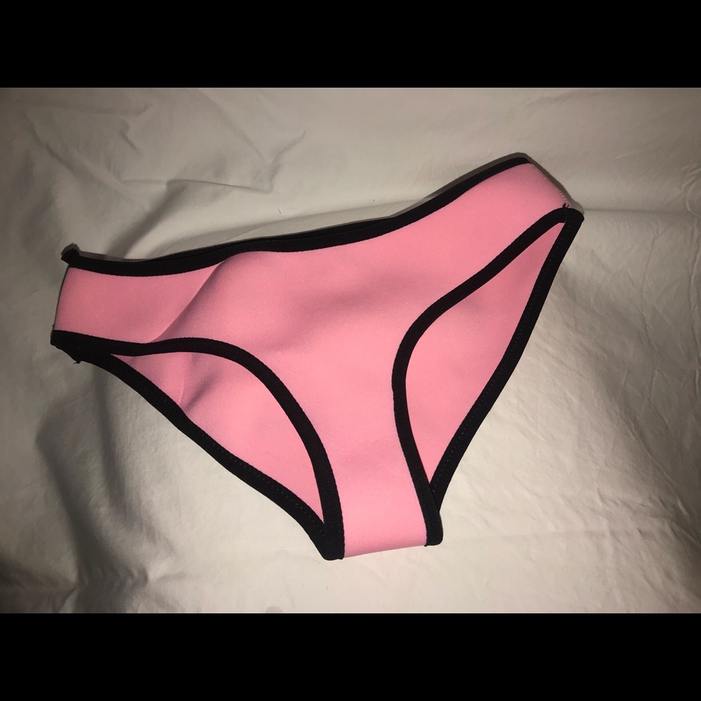 Triangle Bathing Suit Set - Picture 3 of 4